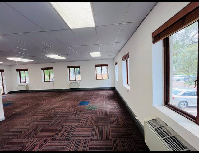 206M² OFFICE TO LET IN VORNA VALLEY
